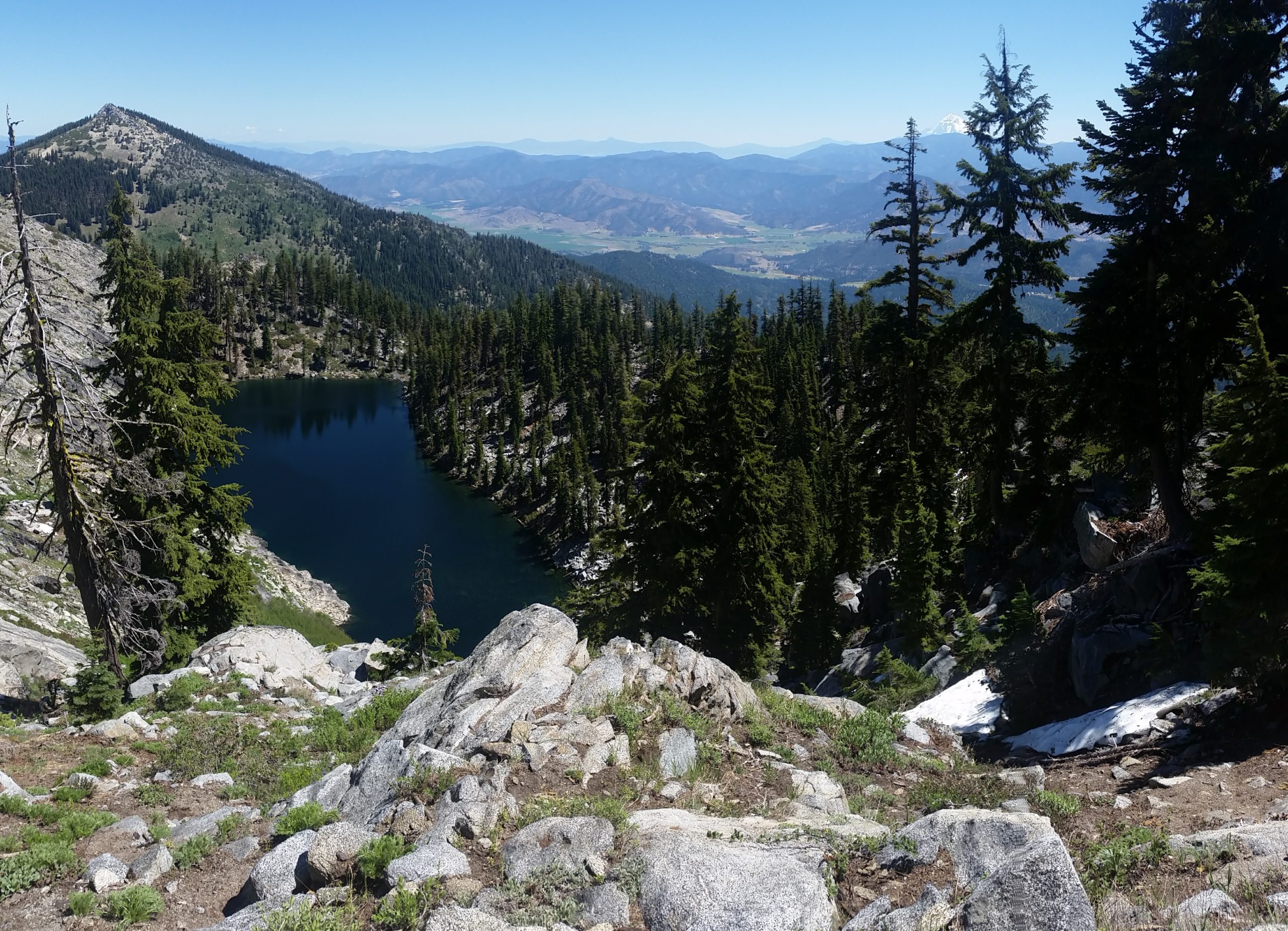 Read more about the article PCT California – Russian Wilderness Border to Smith Lake